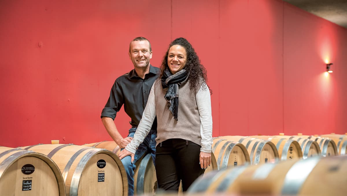 Les Lindenmanns dans la cave à vin.