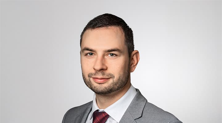 Mischa Riedo est responsable Gestion de portefeuille chez Valiant.